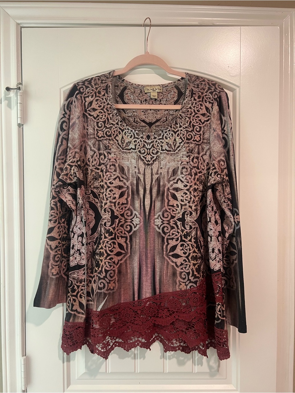 live and let live Black and Burgundy Lace-Trim Printed Long Sleeve Top